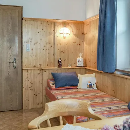 - Hochgallzein アパート Gallzein